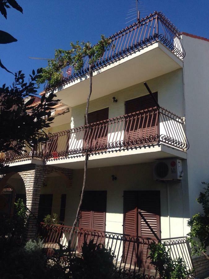 Big 4-Bedroom Apartment Perica, Podstrana Exterior photo